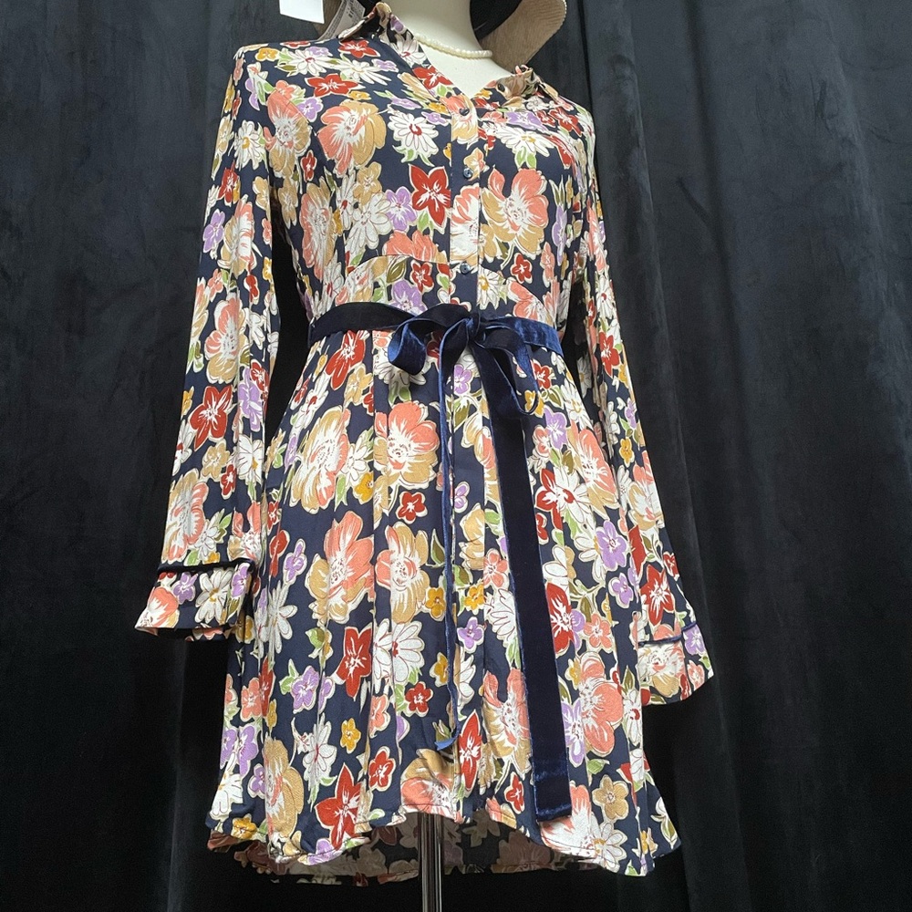 Funky Floral Outfit - Picture 2 of 7